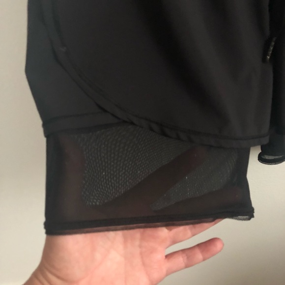 Lululemon shorts , size 8 - Picture 2 of 5